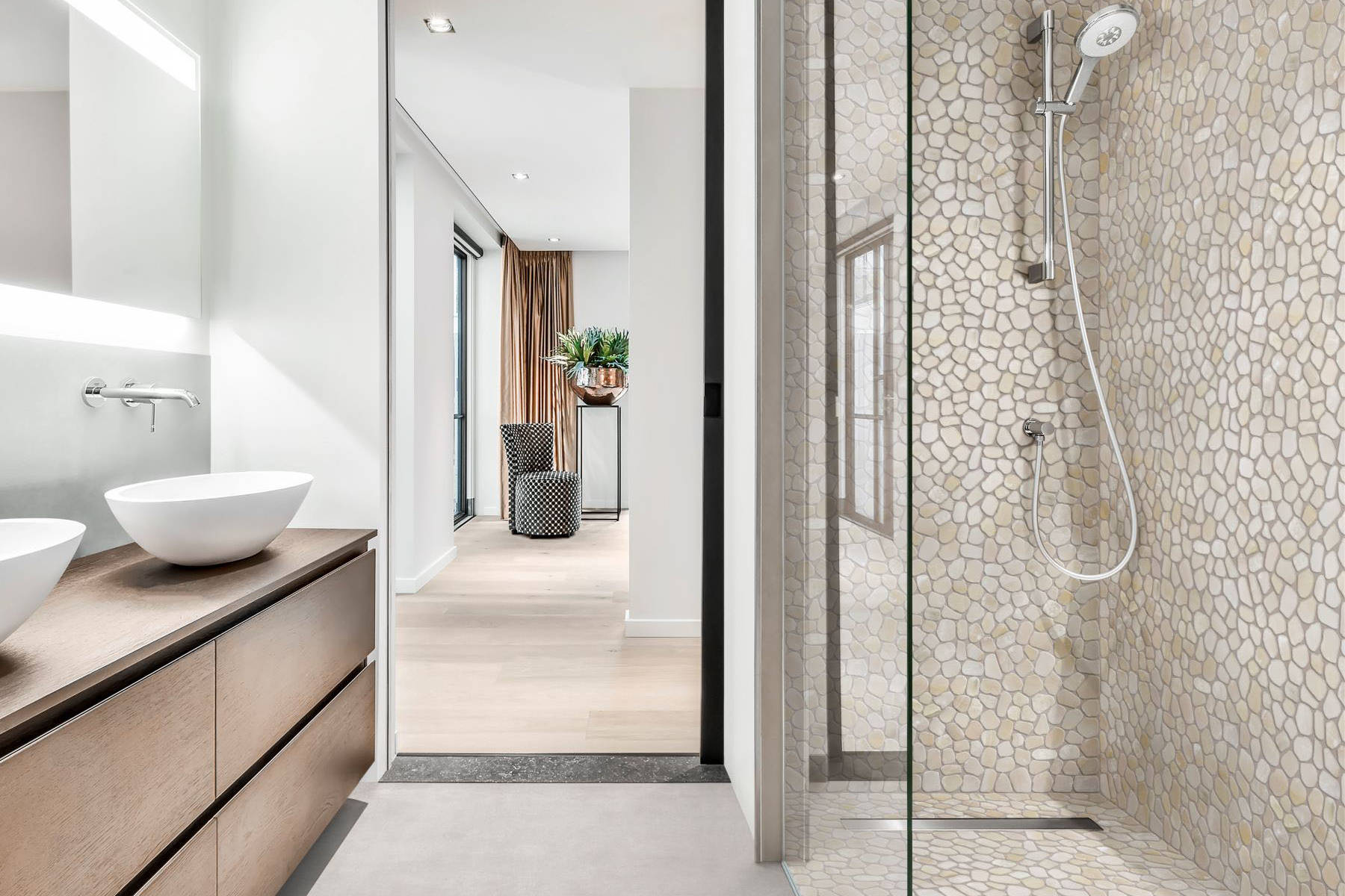 Onyx Light Beige Pebble Mosaic  | Digital Tile Catalog | Carminart